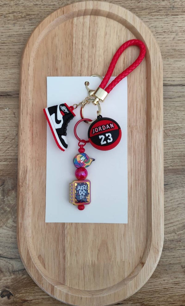Porte-clés personnalisé sportif – Basket & Sneakers