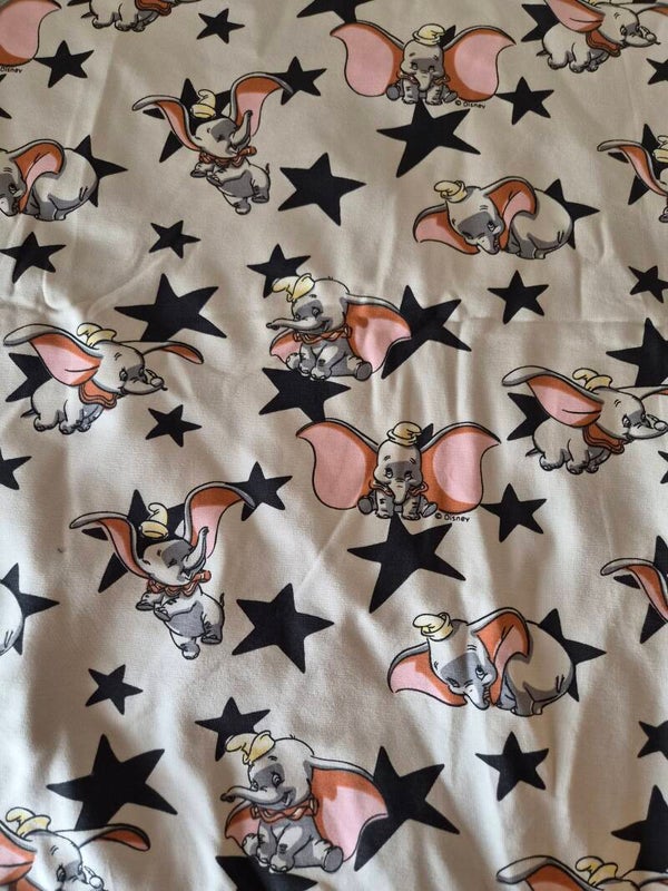 Stoff med elefant