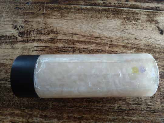 Sensorische fles met sensus lotus water white en mooie gekleurde steentjes