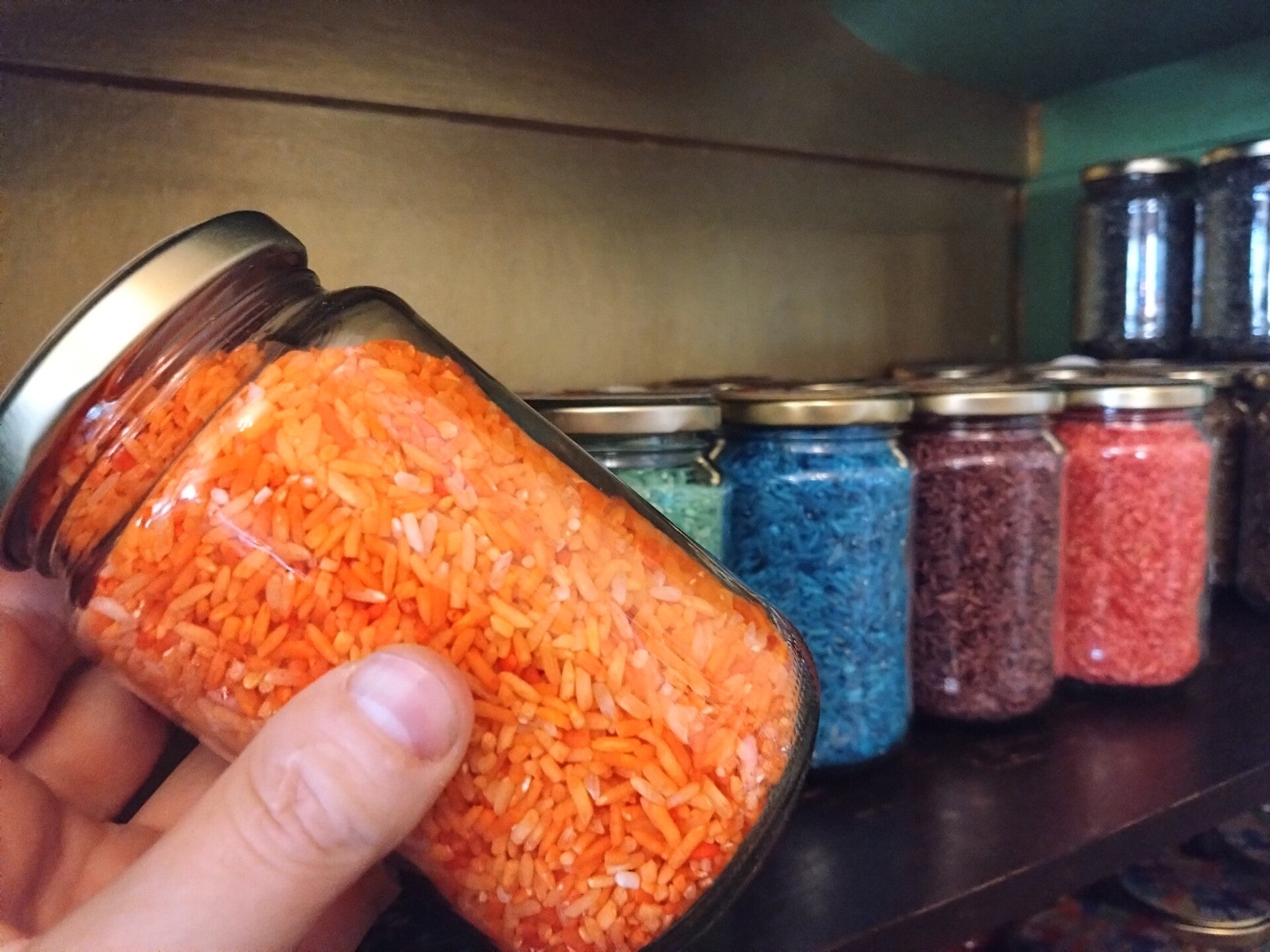 Potje gekleurde rijst