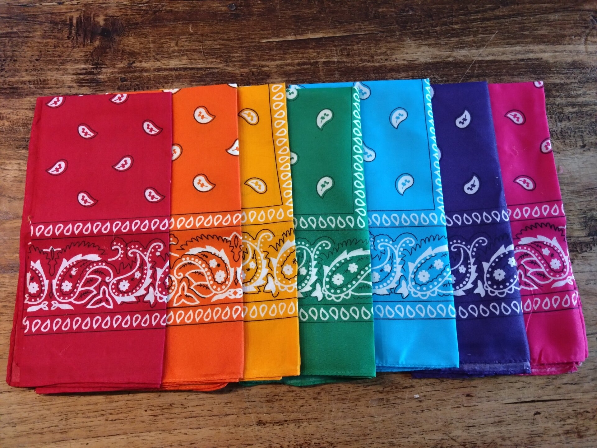 Set van 7 boeren sjaaltjes regenboog kleuren