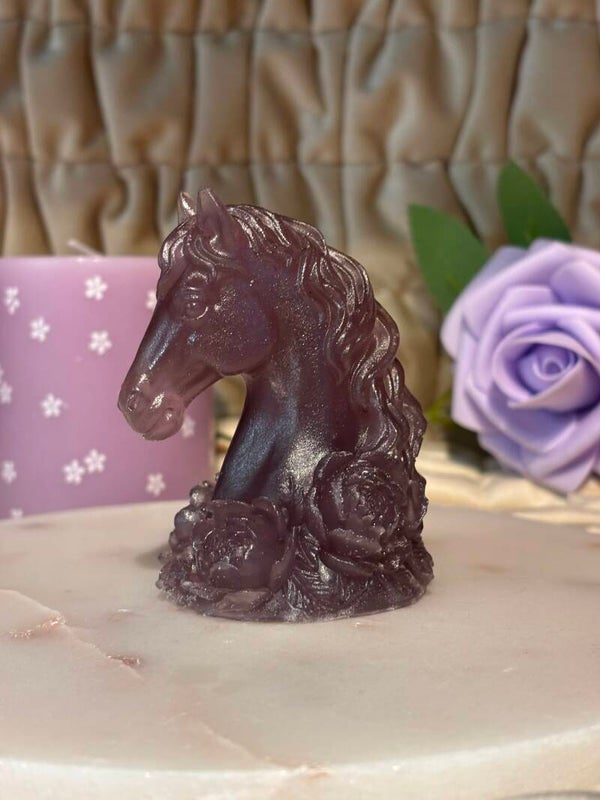 Paardenhoofd met rozen
