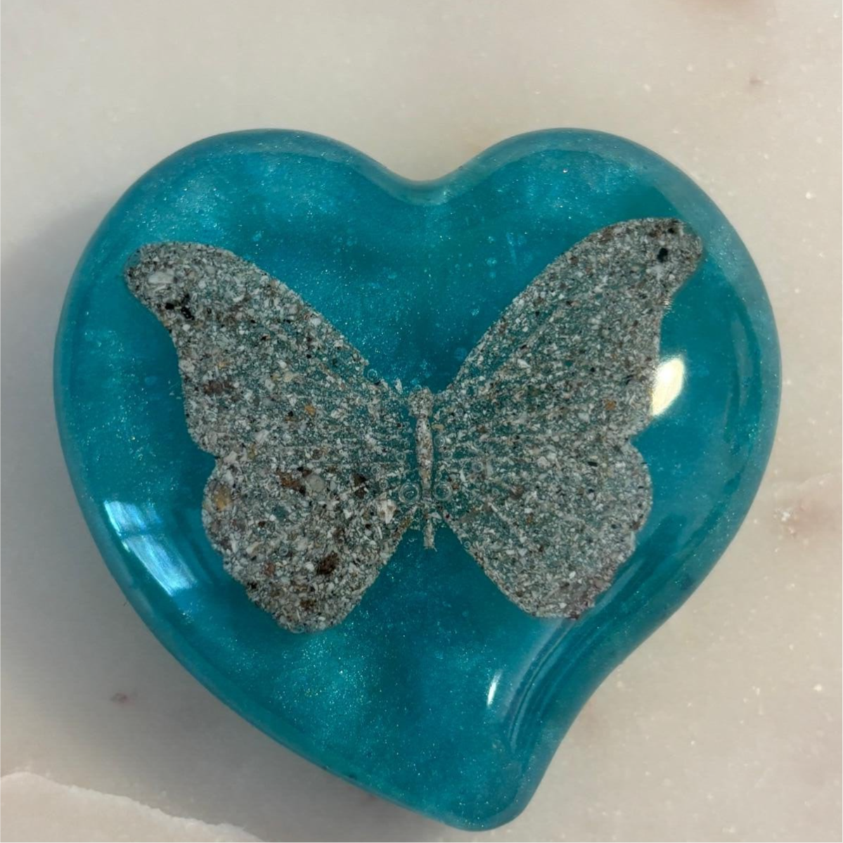 Elegante hart met vlinder