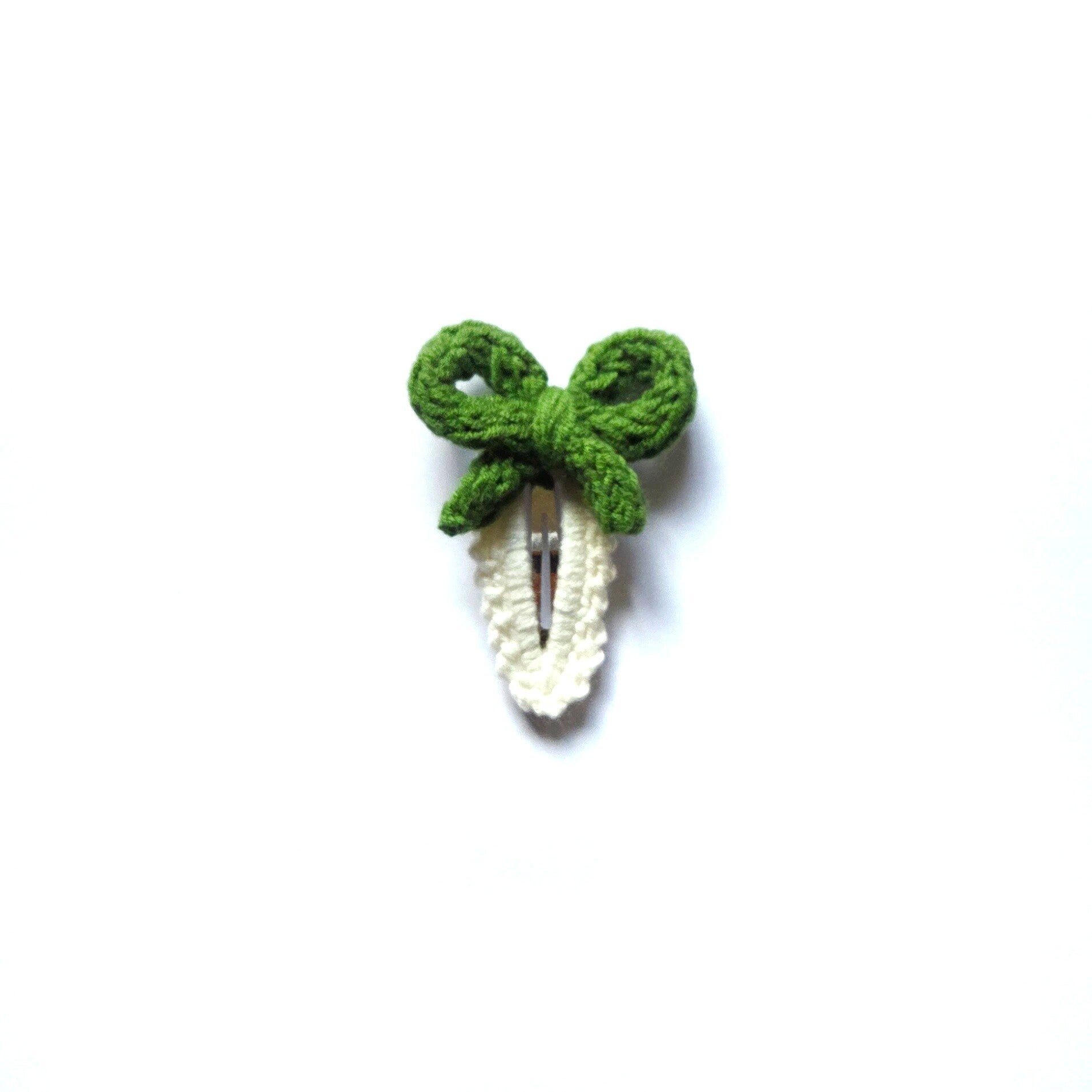 1 Green bow clip