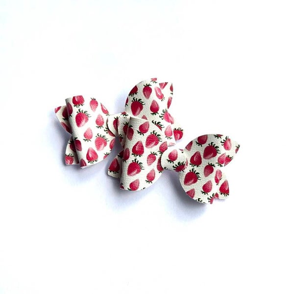 Strawberry weeny bows