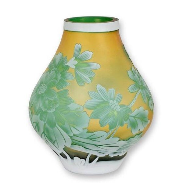 Vaas - glas - Cameo stijl - "Madelief" - 23,8cm hoog