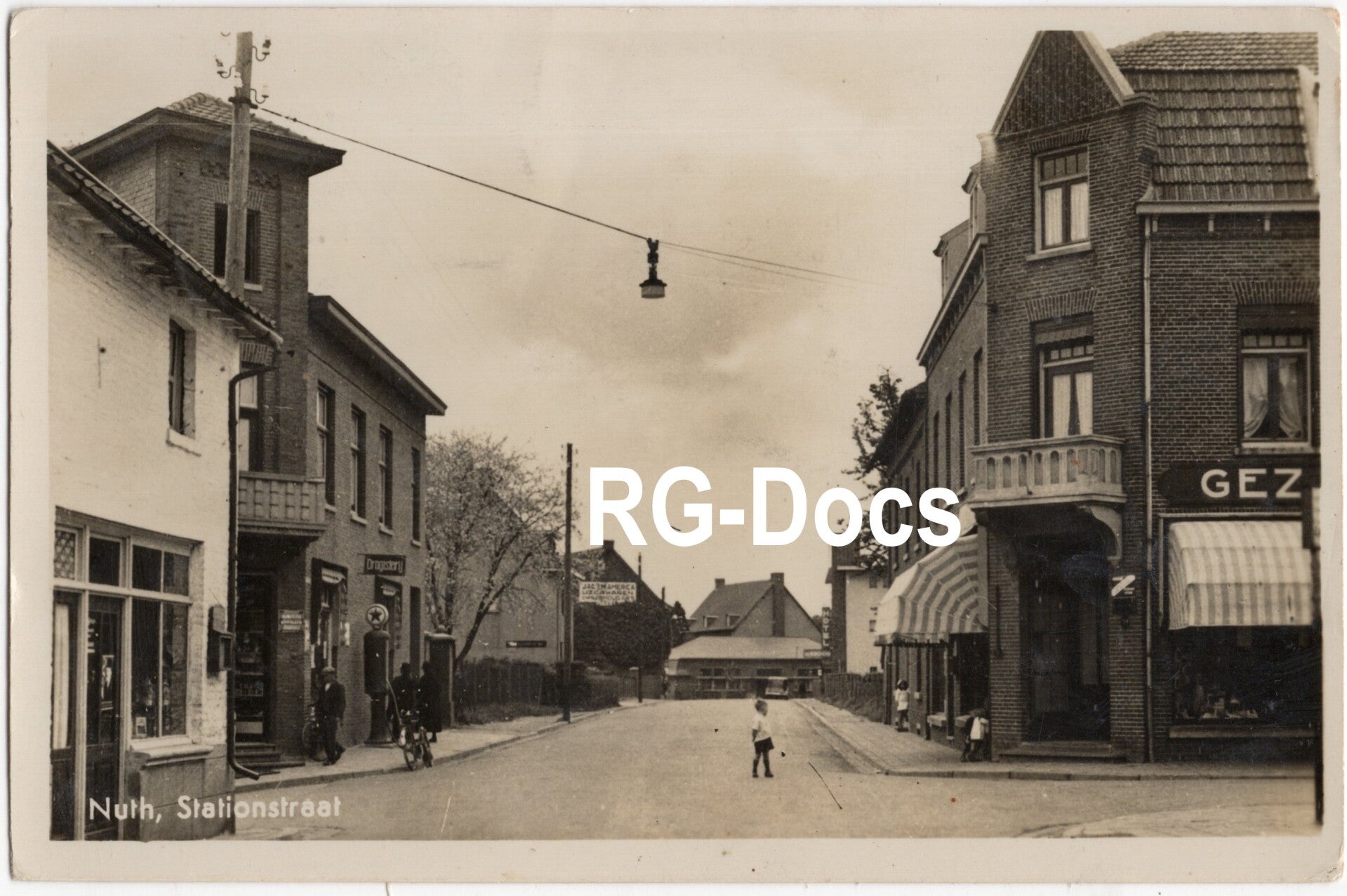 Ansichtkaart - Fotokaart Stationsstraat Nuth, Limburg (1941)