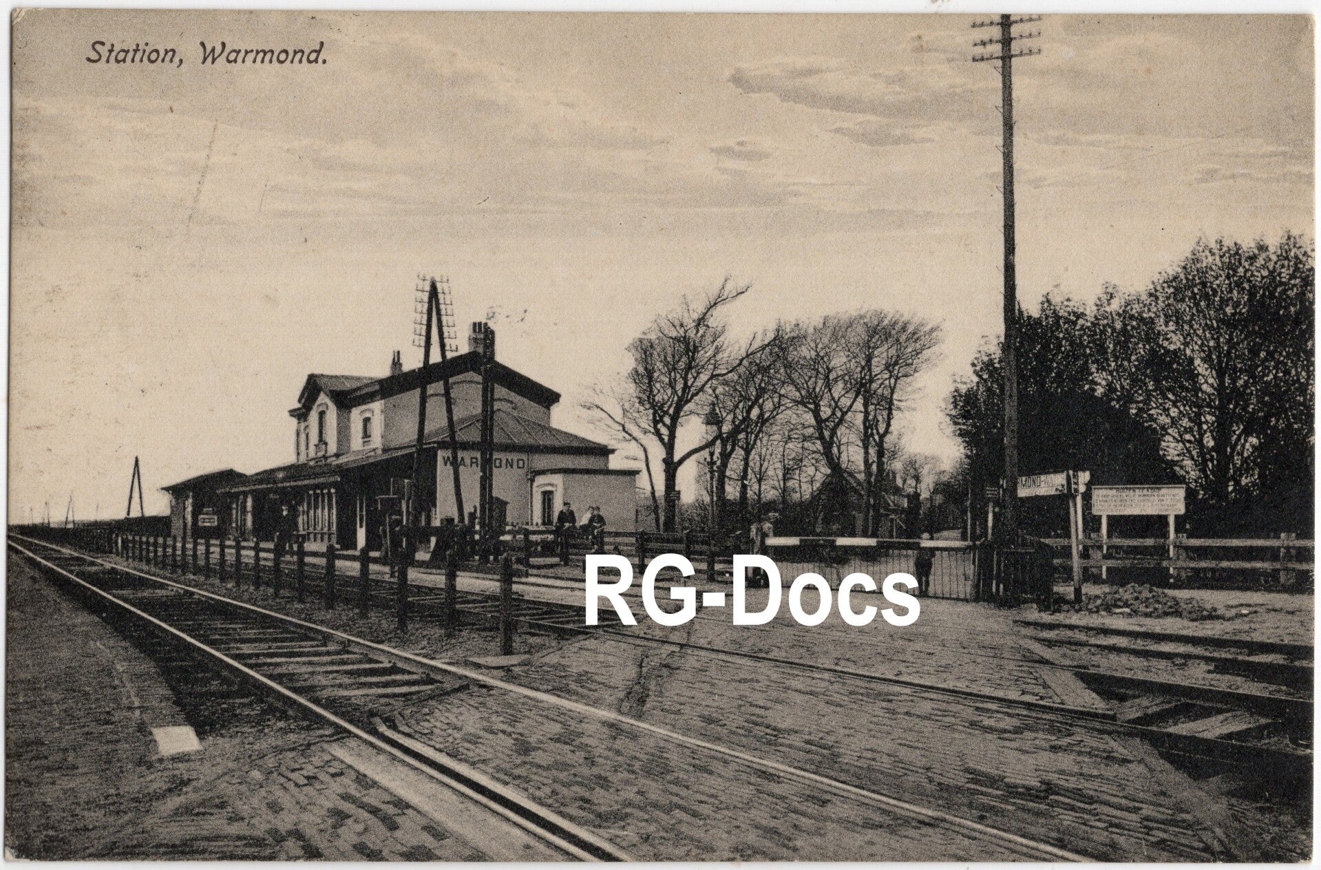 Ansichtkaart - Briefkaart Trein Station Warmond - Spoorlijnen en overweg, Zuid-Holland (ca. 1905)