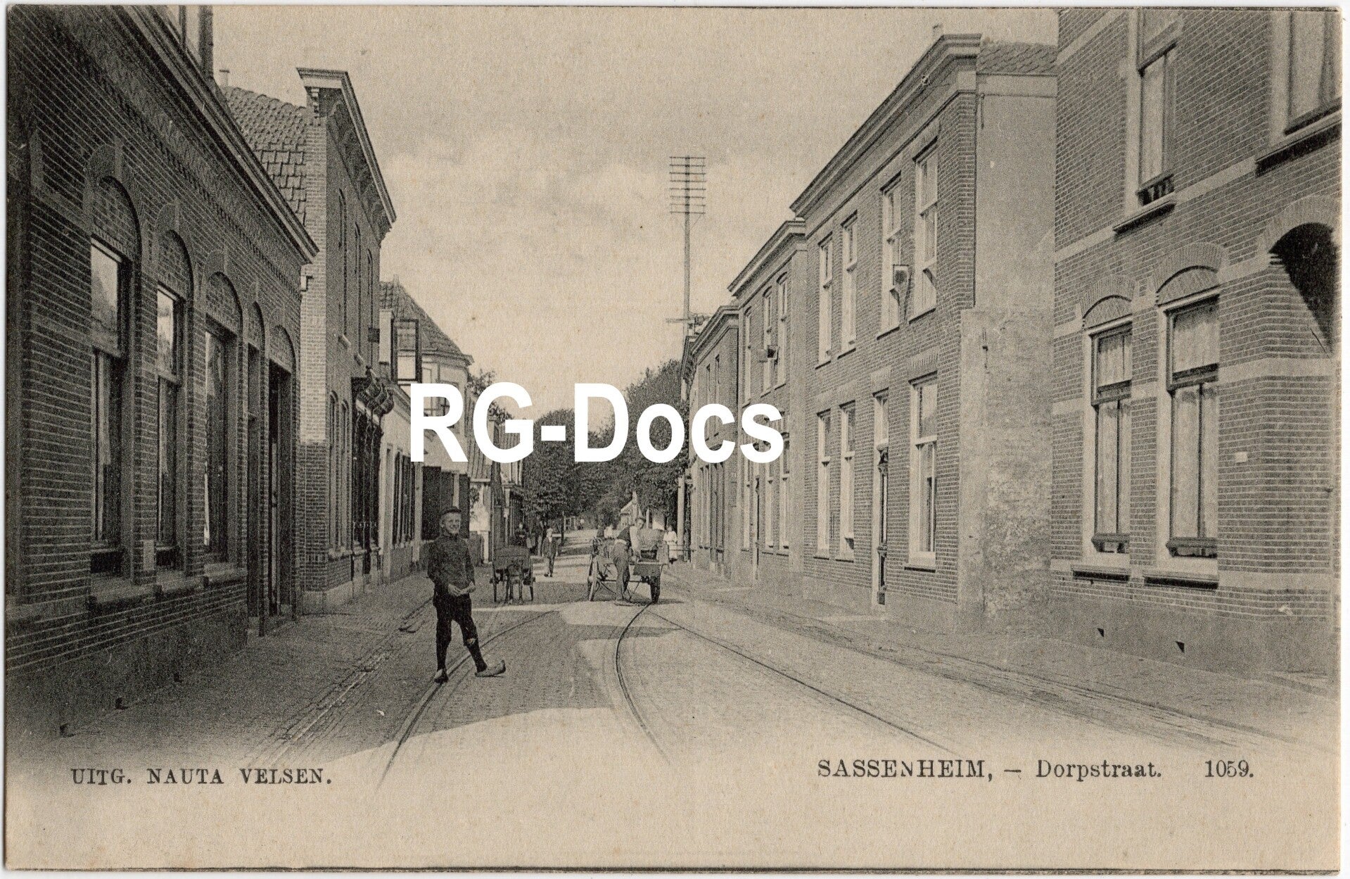 Ansichtkaart - Briefkaart Dorpstraat Sassenheim met tramspoor, Zuid-Holland (ca. 1915)