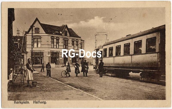 Ansichtkaart - Briefkaart Kerkplein Halfweg met Tram, Noord-Holland (ca. 1915)