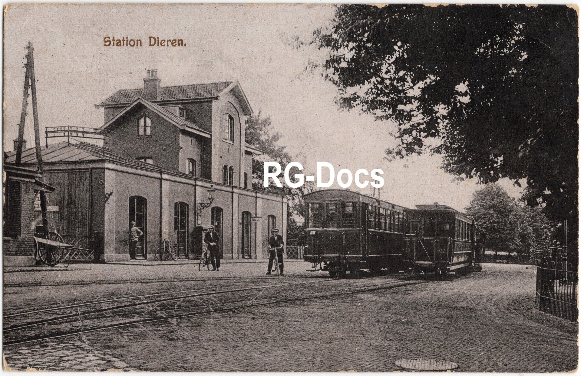 Ansichtkaart - Briefkaart Station Dieren - Tramemplacement en stationsgebouw, Gelderland (1922)