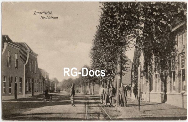 Ansichtkaart - Briefkaart Hoofdstraat Baardwijk militairen met tramrails, Noord-Brabant (1917)