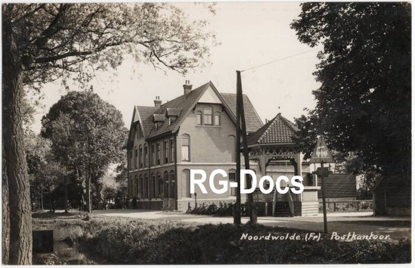 Ansichtkaart - Fotokaart Postkantoor trambord Noordwolde, Friesland (1930)