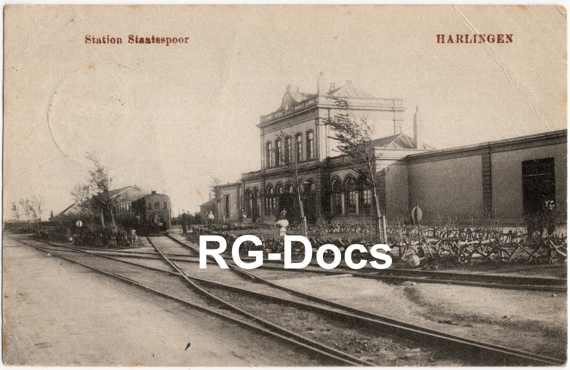 Ansichtkaart - Briefkaart Station Staatsspoor Harlingen met Stoomtram, Friesland (1929)