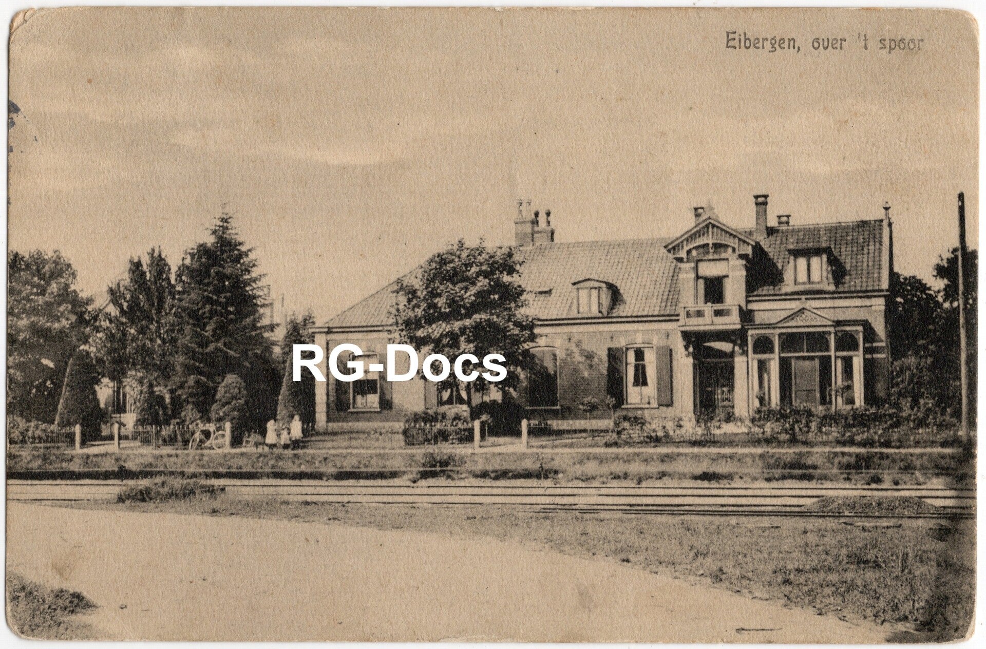 Ansichtkaart - Briefkaart Trein Huize 'Over 't Spoor' Eibergen spoorlijn GOLS, Gelderland (1911)