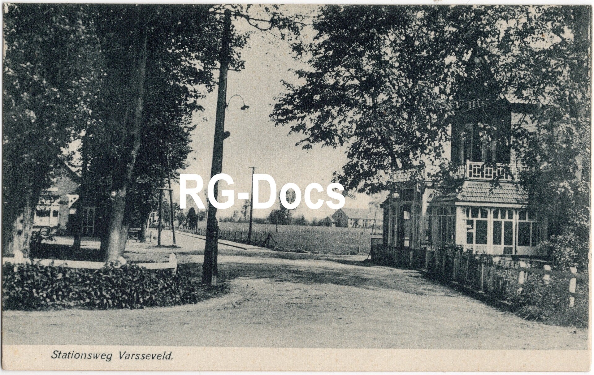 Ansichtkaart - Varsseveld, Trein Stationsweg (±1915)