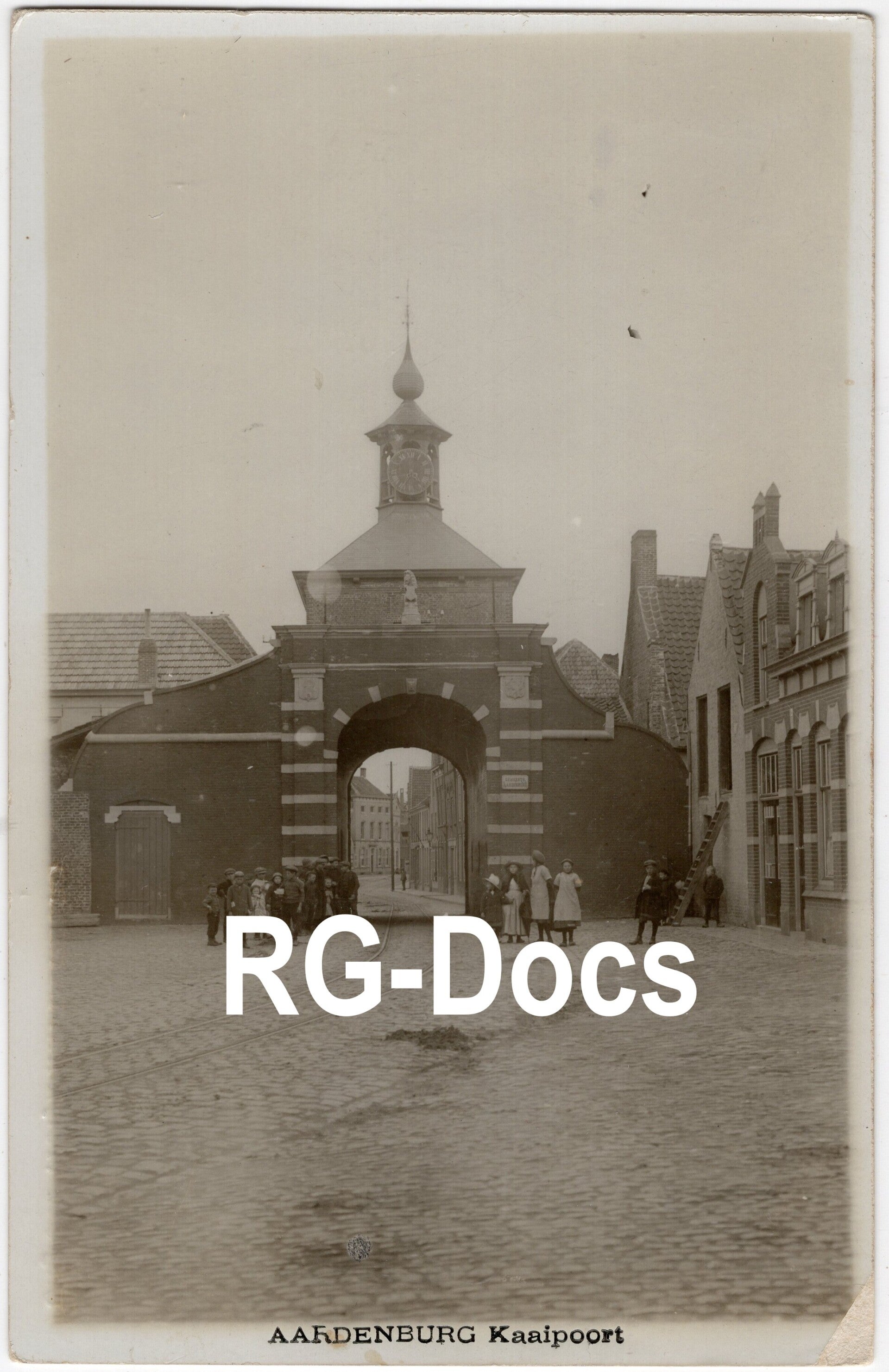 Ansichtkaart - Fotokaart Kaaippoort Aardenburg - Historische Stadspoort, Zeeland (1918)
