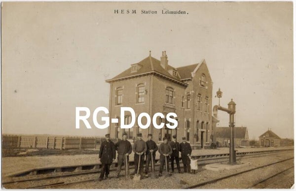 Ansichtkaart - Fotokaart Trein Spoorwegstation Leimuiden - Station met personeel, Zuid-Holland (1912)
