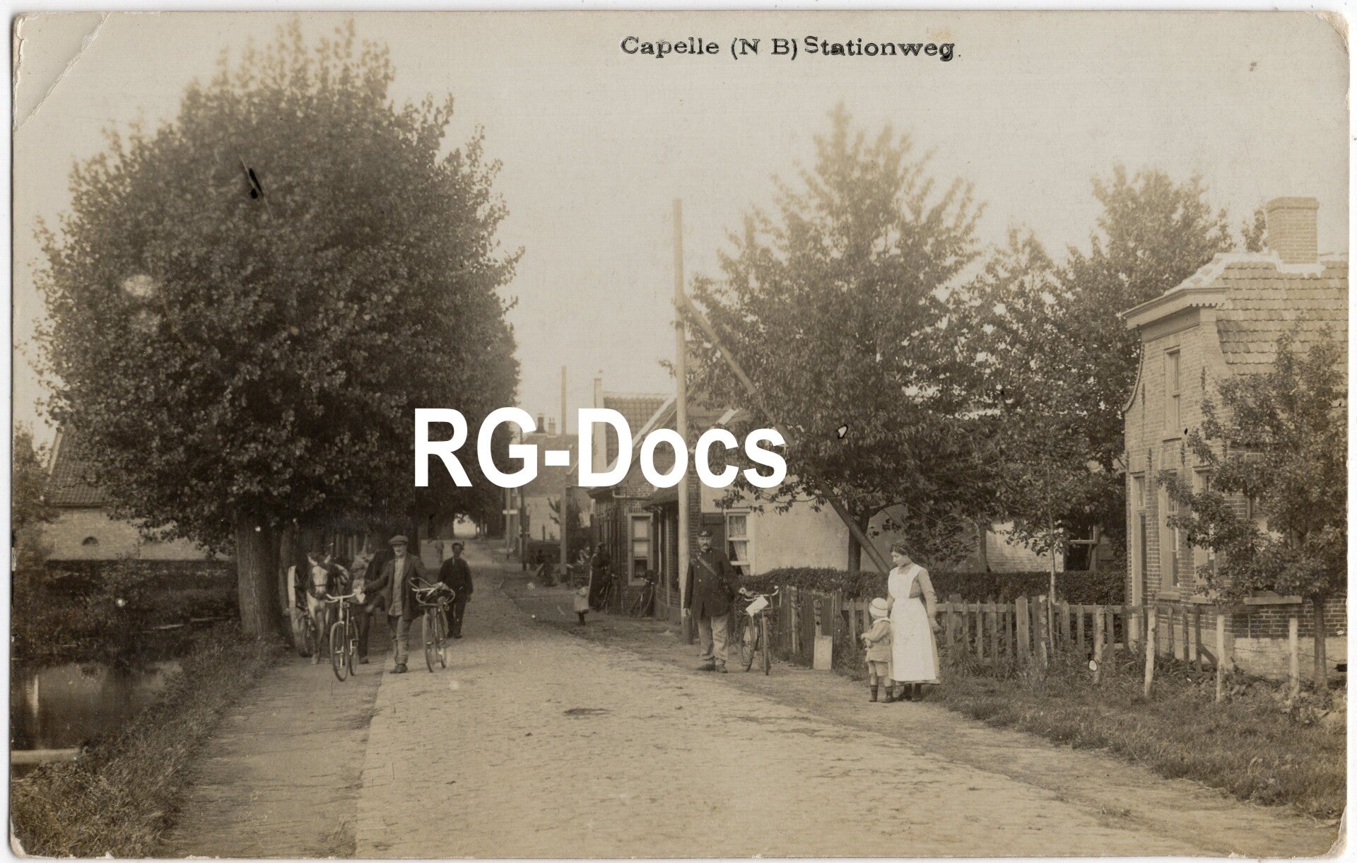 Ansichtkaart - Fotokaart Stationweg Sprang-Capelle, Noord-Brabant (1920)