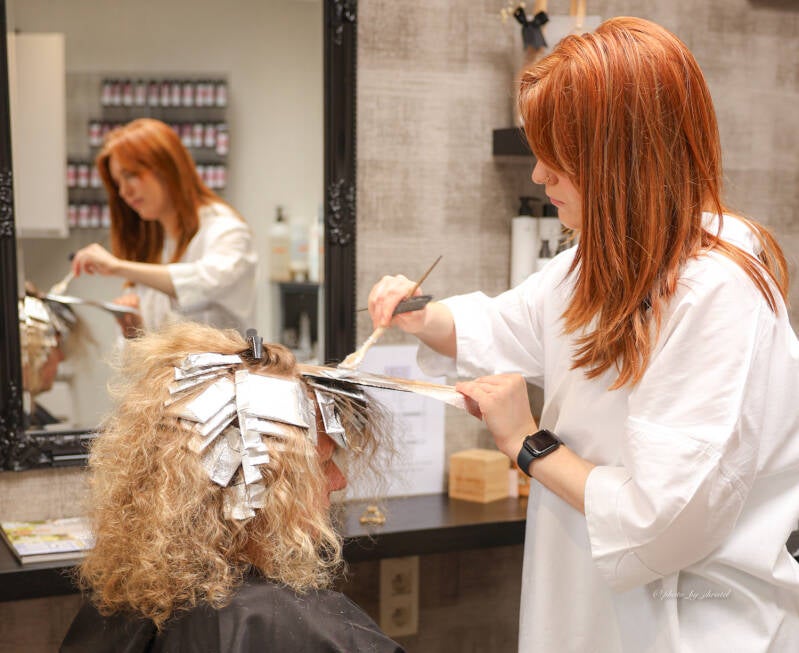 Maithé aan het werk. Photo by Christel