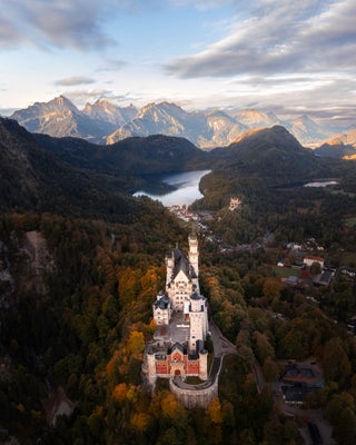 neushwanstein-castle-alps-standard-uokcvd.jpg