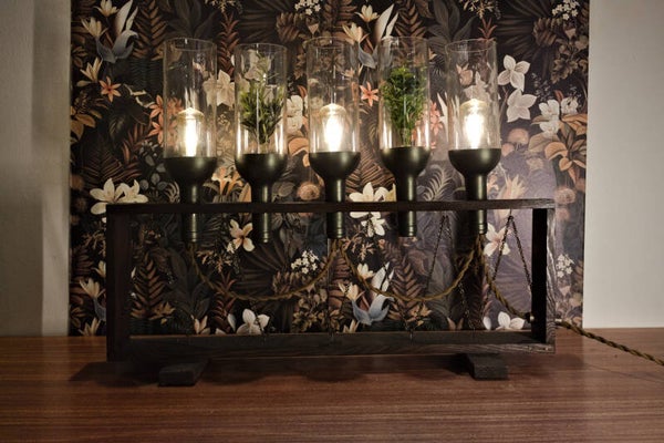 Lampe du Vignoble – Luminaire Artisanal en Bouteilles de Vin Upcyclées