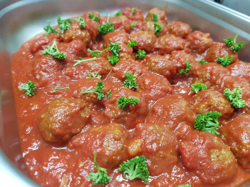 warme kip gehaktballetjes