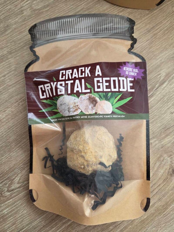 Bergkristal geode om zelf te kraken