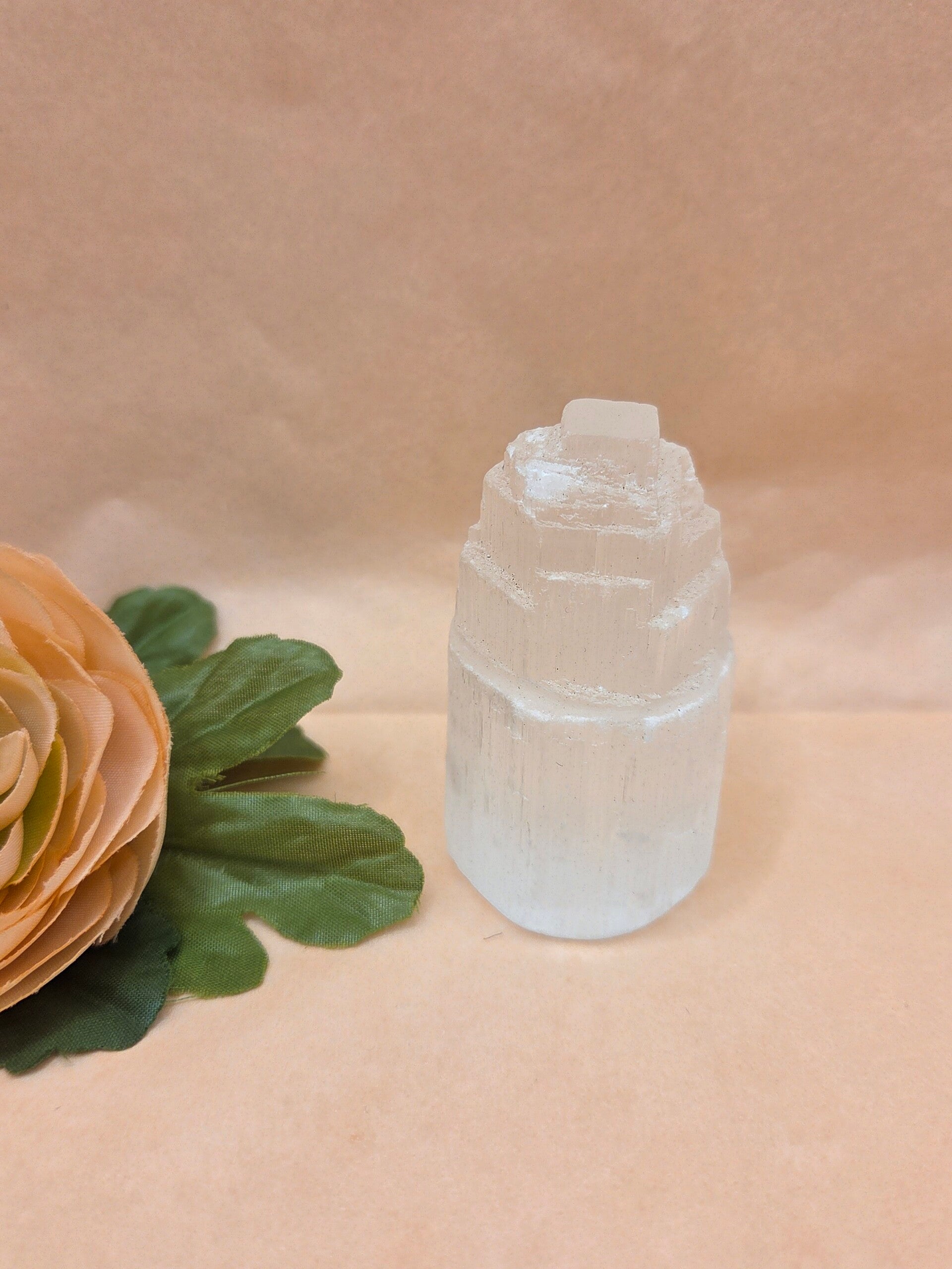 Seleniet Toren 6 cm – Rust, Harmonie & Inzicht