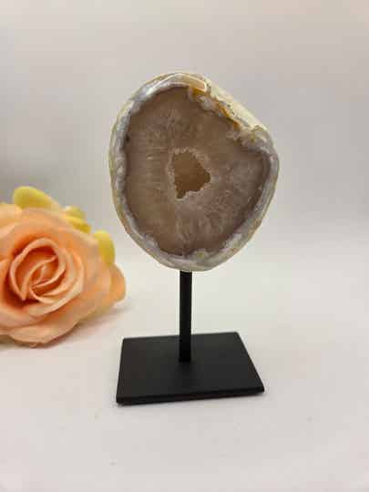 Agaat geode op standaard