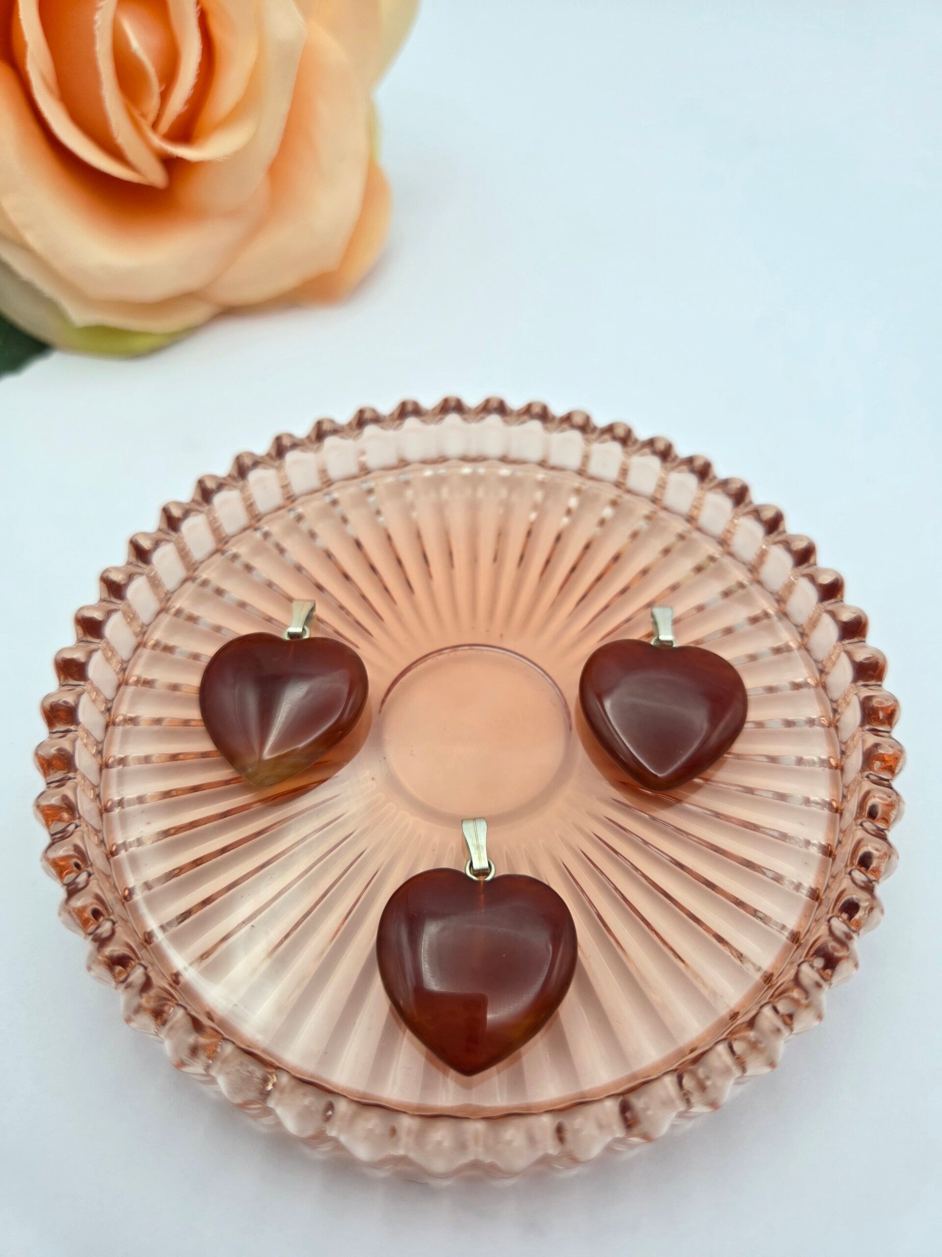 Carneool hanger in hartvorm