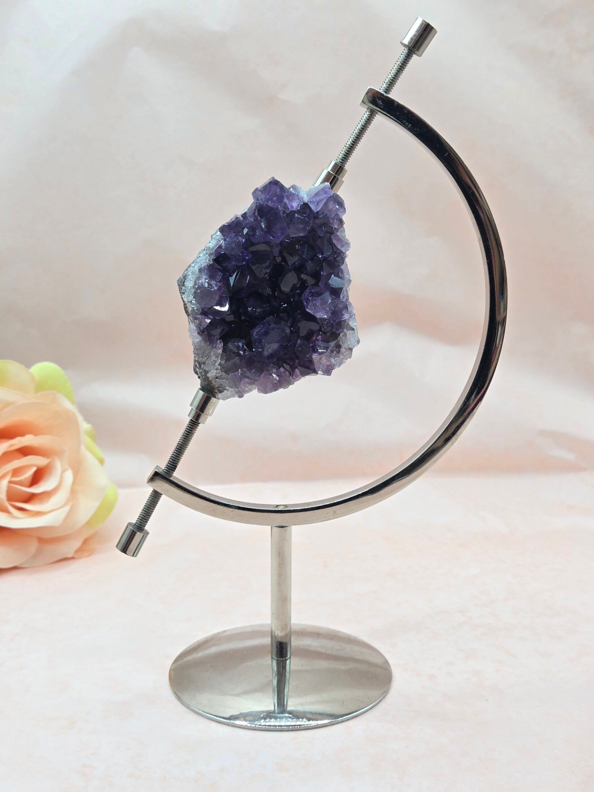 Amethist cluster in boogstandaard