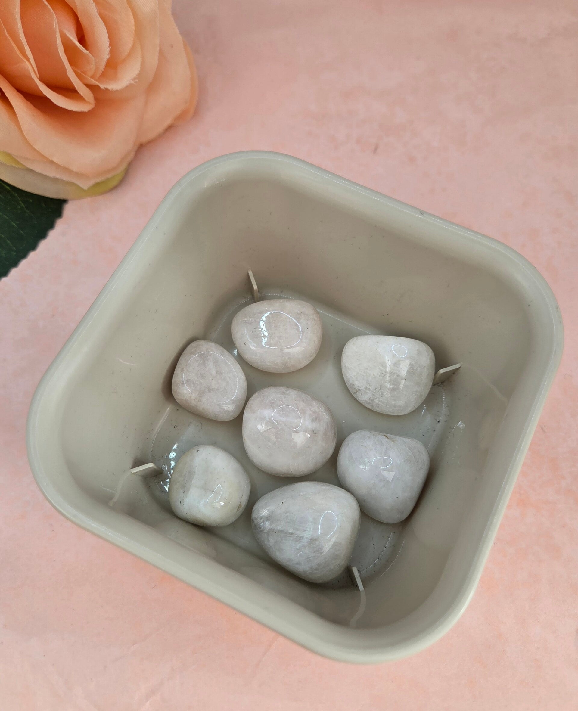 Witte Maansteen trommelsteen