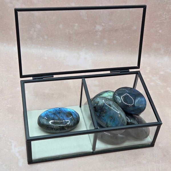 Labradoriet handsteen - Beschermend & Balans