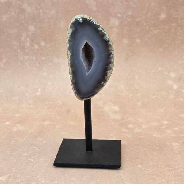 Agaat geode op standaard