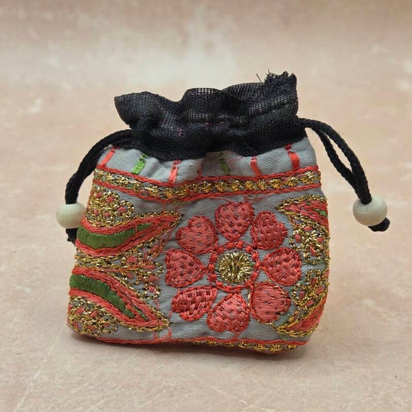 Sari buideltje | Orginele Indiase Stof | 7 cm x 6 cm