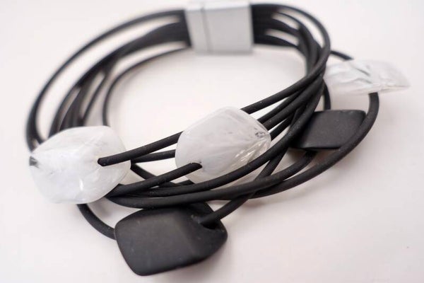 ARcubzw014226: Originele zwart/witte 3D-cubes armband.