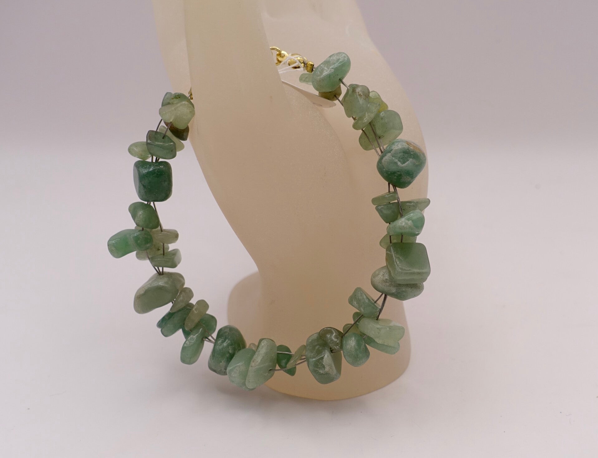 ARgr024925: Zachtgroene, aventurijn armband met sterkte magneetsluiting.