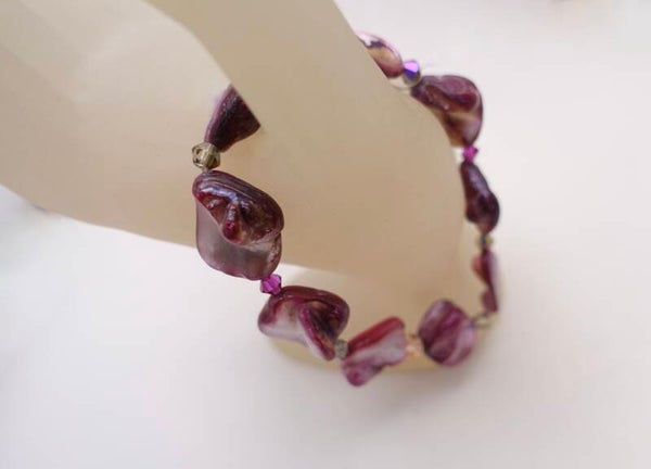 ARros012826: Roze, paars armbandje van parelmoer, Mother of pearl.