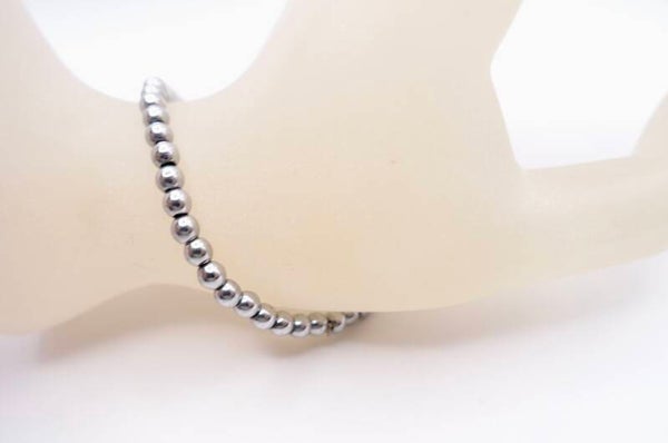 ARzi014625: Zilverkleur, elastische hematiet armband!