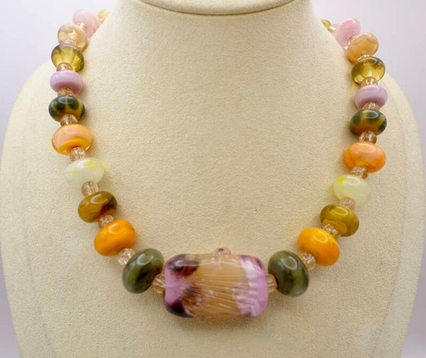 KKmix021426: Prachtige lente-ketting, helemaal in de kleuren van dit jaar!