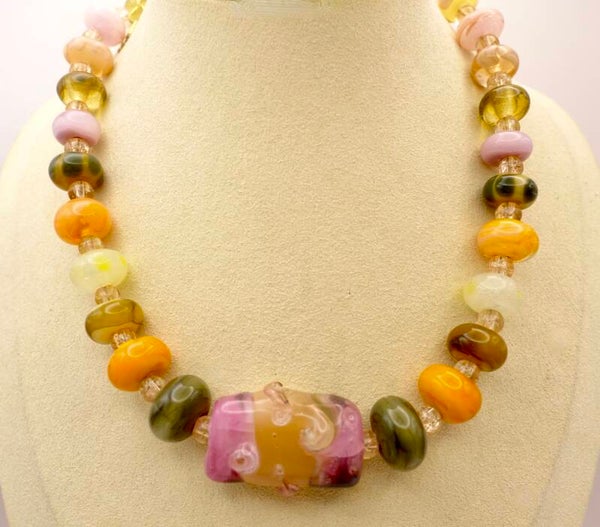 KKmix021426: Prachtige pastel ketting, helemaal in de kleuren van dit jaar!