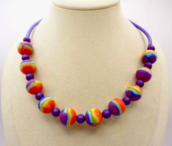KKmix023426: Super vrolijke ketting in prachtige kleuren: paars, rood, roze, blauw, turquoise, etc.