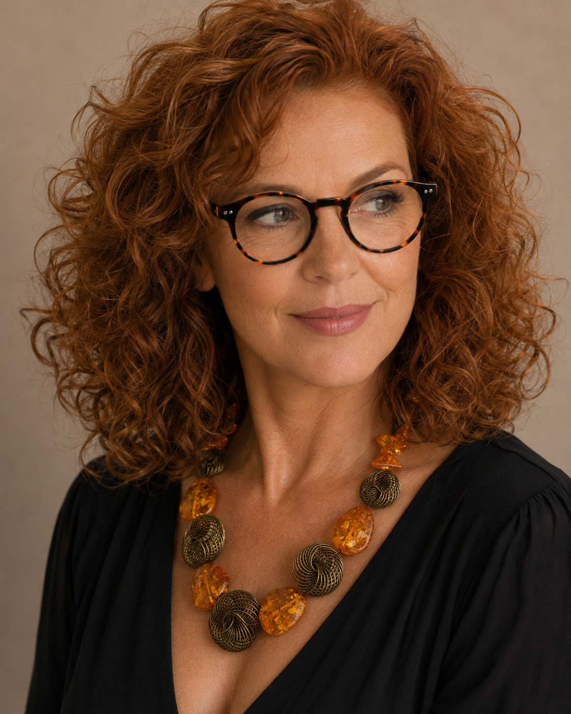 KKor013226: Ketting in brons, terra barnsteen en bruin.
