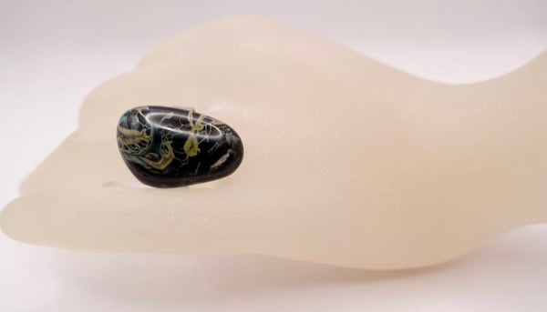 Rizw022525: Zwart, taupe, groen, verstelbaar, glazen ring.