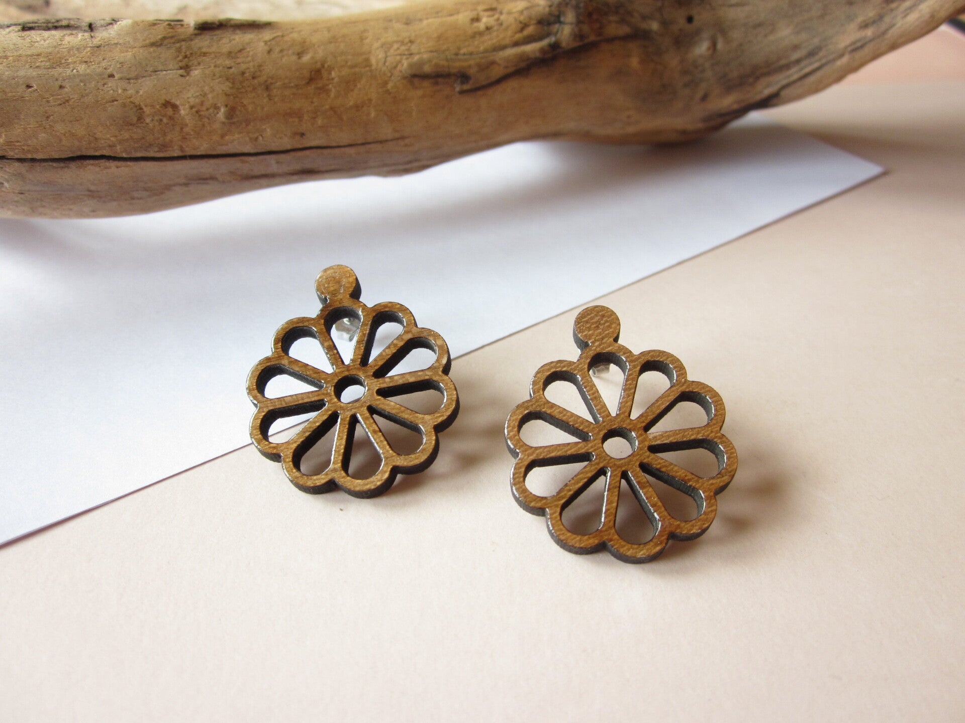 Boucles d'oreilles en bois - Margueritte