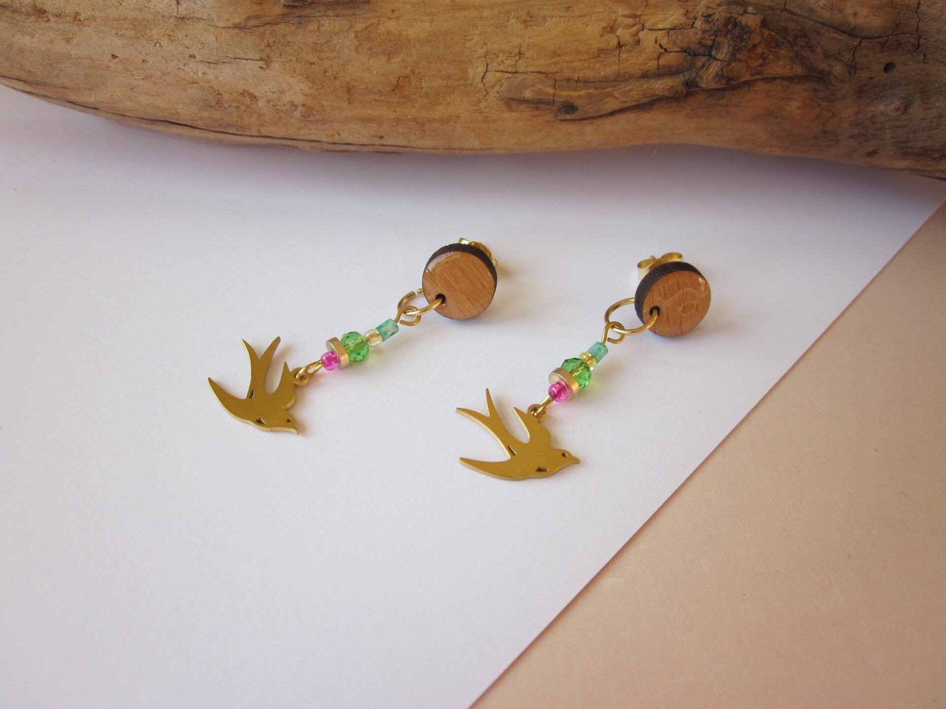 Boucles d'oreilles en bois - Colombe - Perles en verre