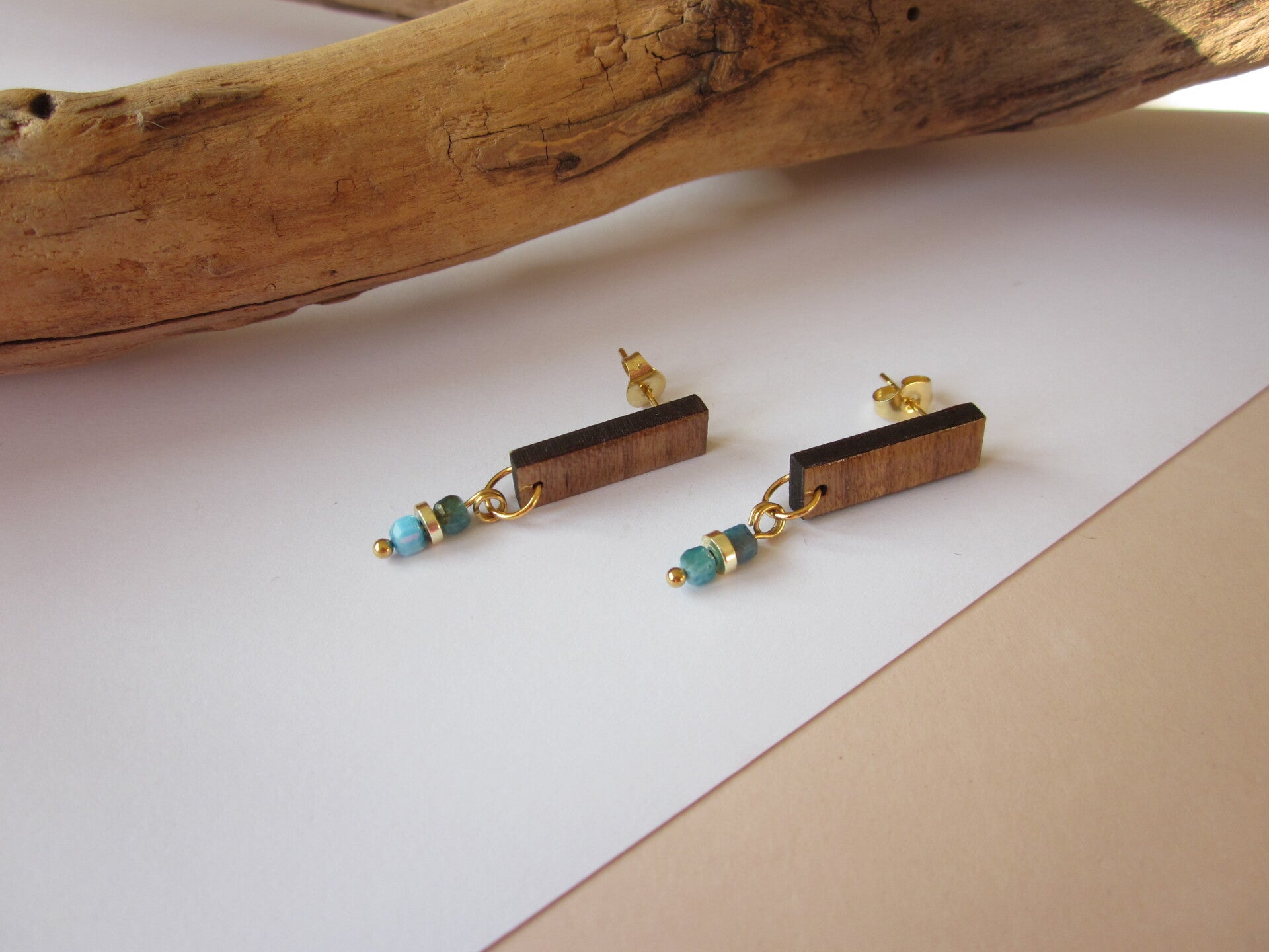 Boucles d'oreilles en bois - Perles en pierre - Apatite