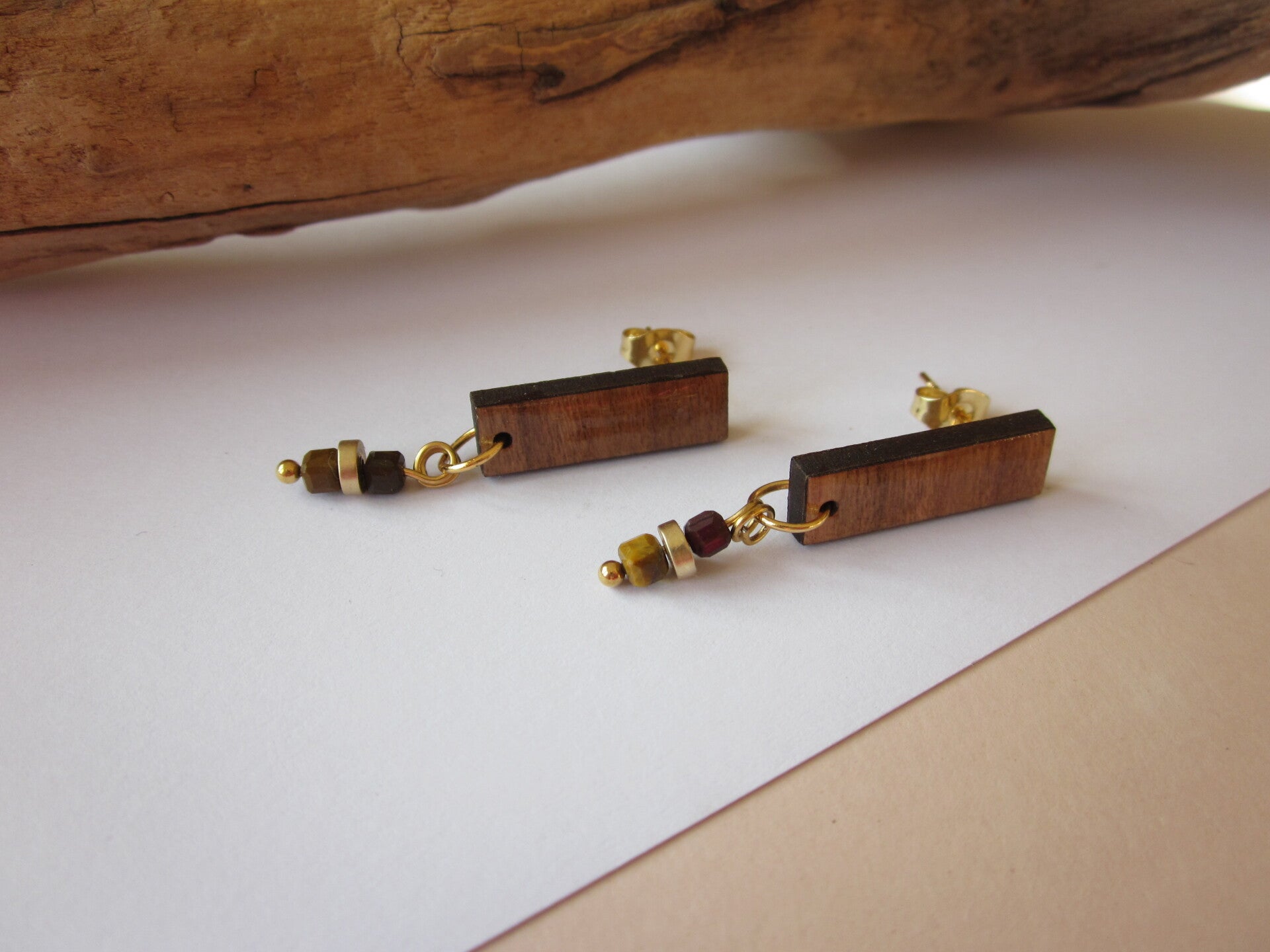Boucles d'oreilles en bois - Perles en pierre - Oeil de tigre