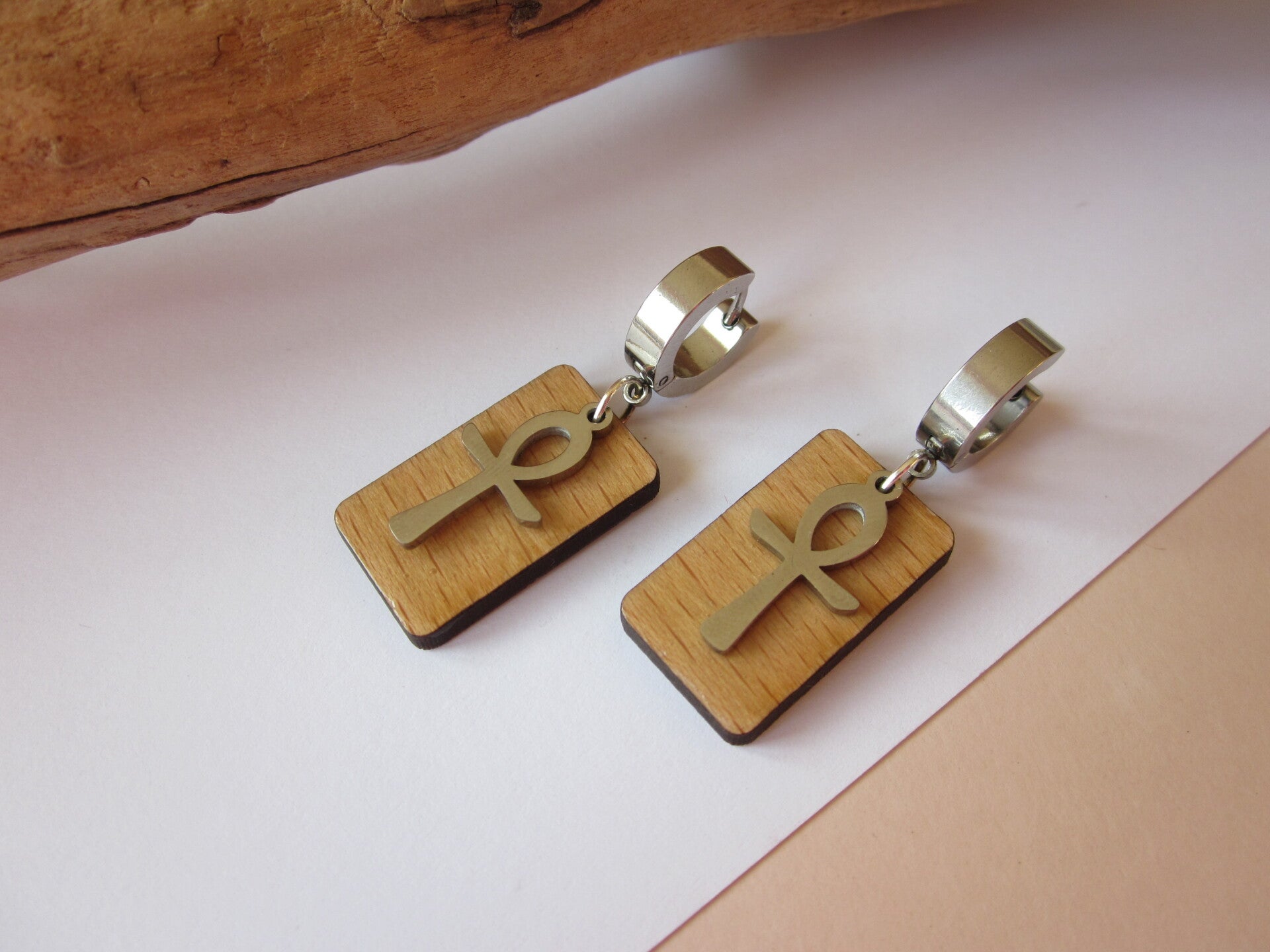 Boucles d'oreilles homme en bois - Croix Ankh - Acier inoxydable